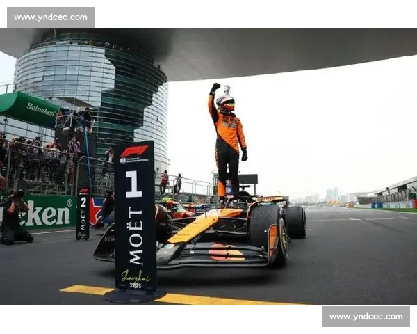 皮亚斯特里闪电起步领跑，勒克莱尔极速破 200kmh：2025 奥地利站速度盛宴