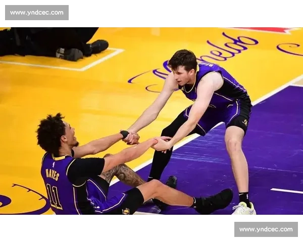 抵押 11 栋公寓换湖人,46 年套现百亿:巴斯家族的资本魔术 抵押 11 栋公寓换湖人,46 年套现百亿:巴斯家族的资本魔术